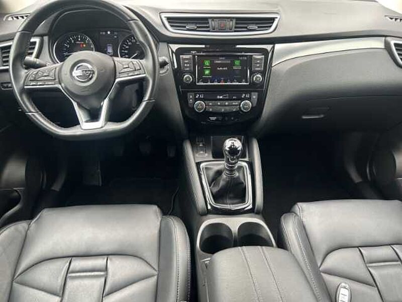 Nissan Qashqai Akari EU6d 140PS 360Kamera Pano LED Sitzheizung