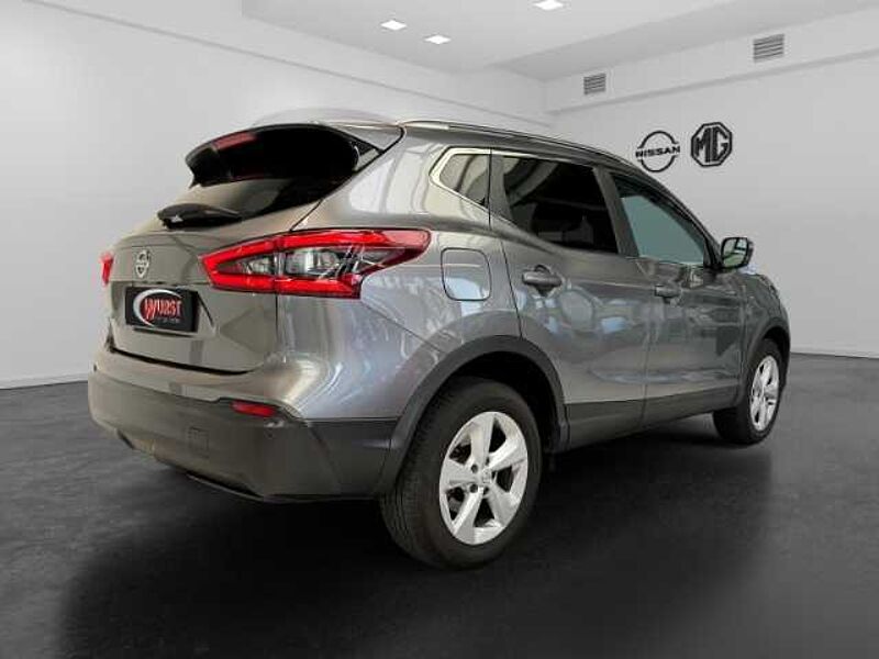 Nissan Qashqai Acenta 1.2 DIG-T 6MT Winterräder Panorama Navi PDC und Rückfahrkamera