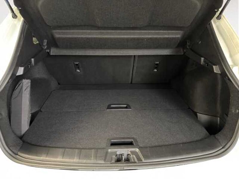 Nissan Qashqai Zama  140 PS (Schalter) AHK abn. PGD Navi 360° AVM Allwetterreifen